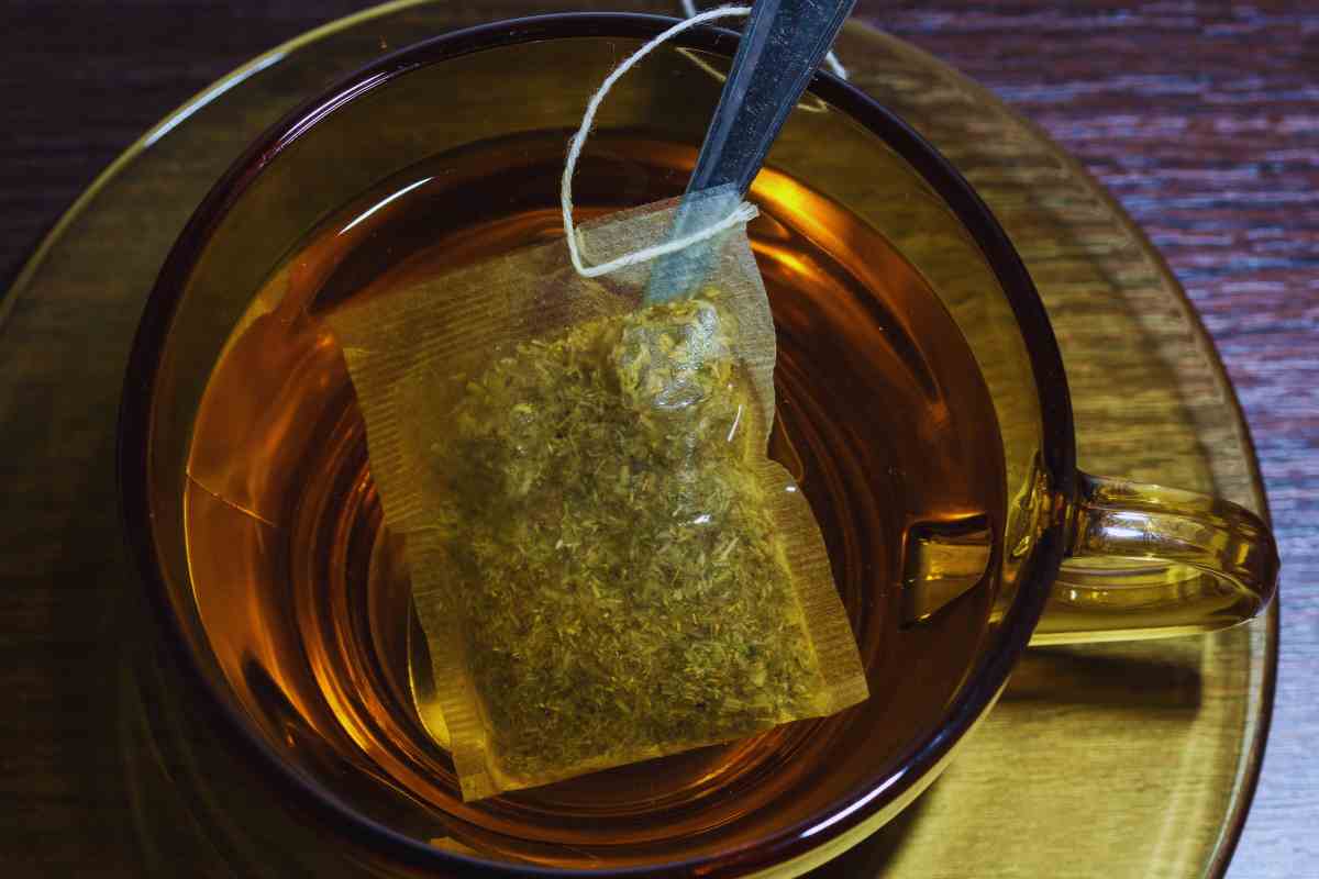 bustina tè tazza bustine del tè e pericolo per la salute