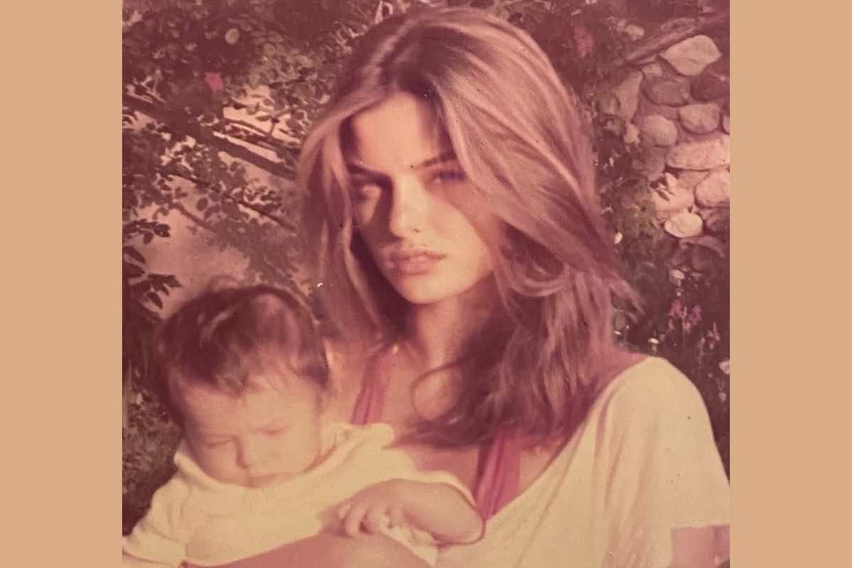 alba parietti con il figlio