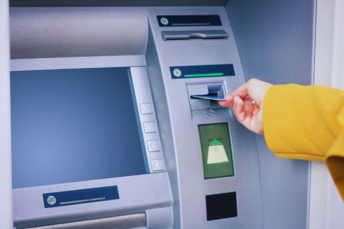 carenza di soldi al bancomat