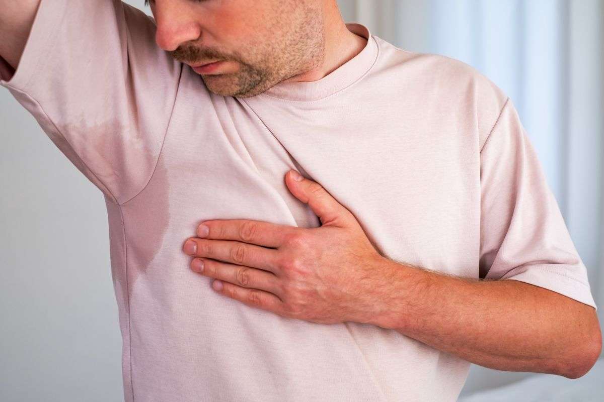 alone giallo Rimedio contro gli aloni sotto le ascelle