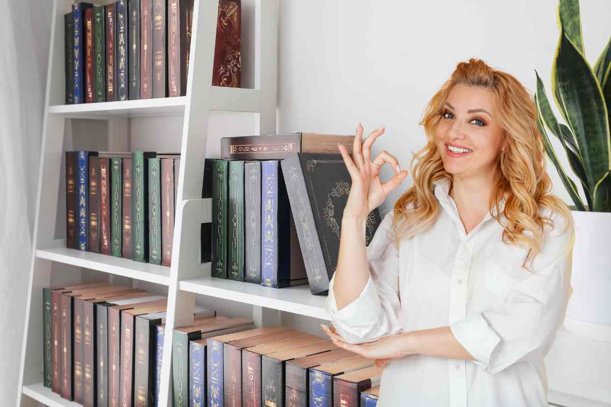 Addio polvere: il trucco geniale per una libreria sempre pulita