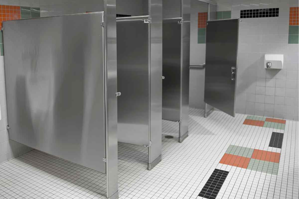 Bagni pubblici, ecco quale devi scegliere