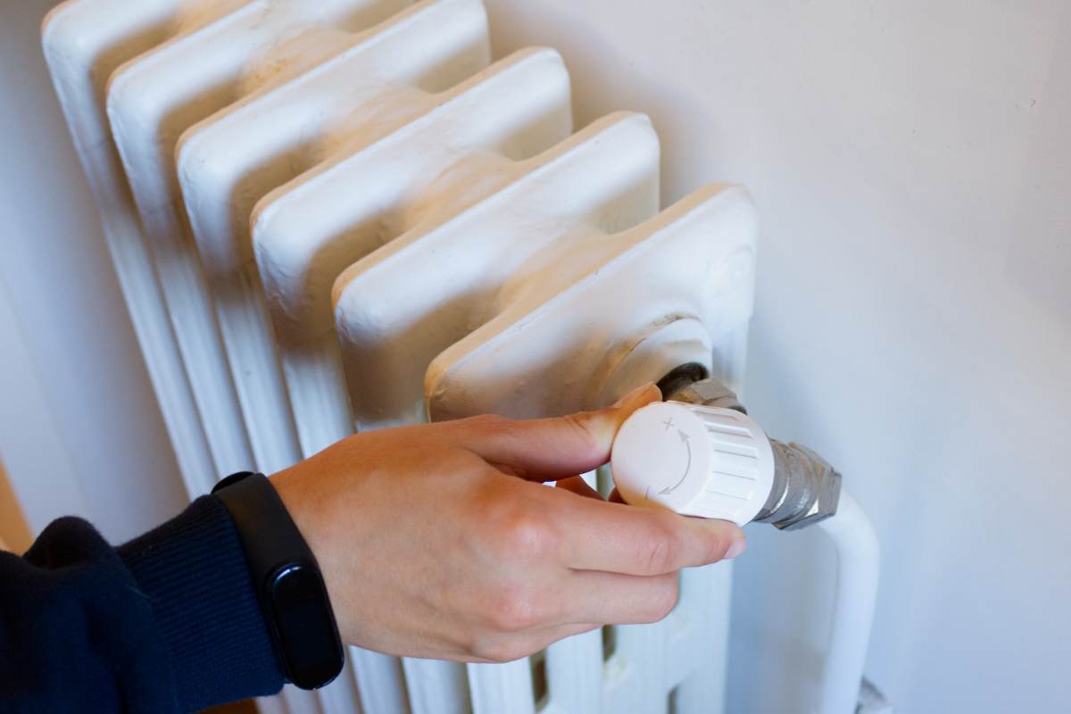 Casa profumata senza deodorante: con questo trucco ti basta il calore del termosifone